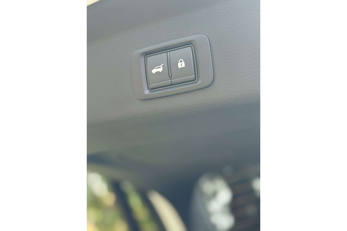 2025 Mitsubishi Outlander Exceed Tourer ZM