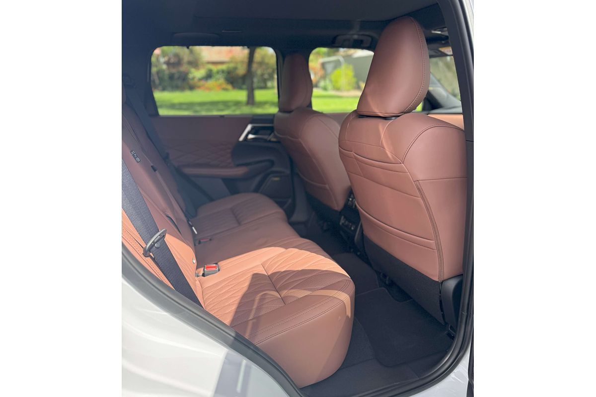 2025 Mitsubishi Outlander Exceed Tourer ZM