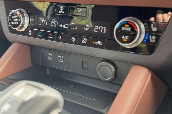 2025 Mitsubishi Outlander Exceed Tourer ZM