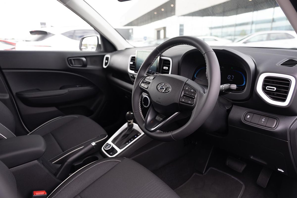 2025 Hyundai Venue Elite QX.V5