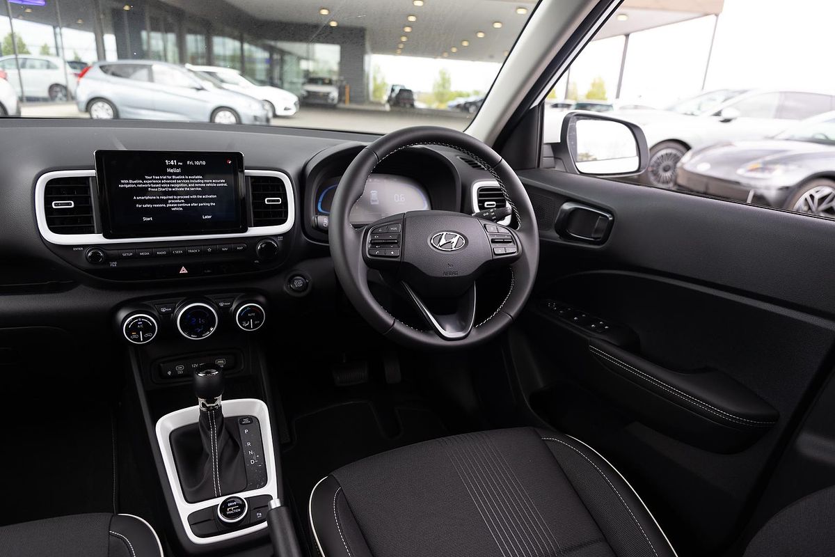 2025 Hyundai Venue Elite QX.V5