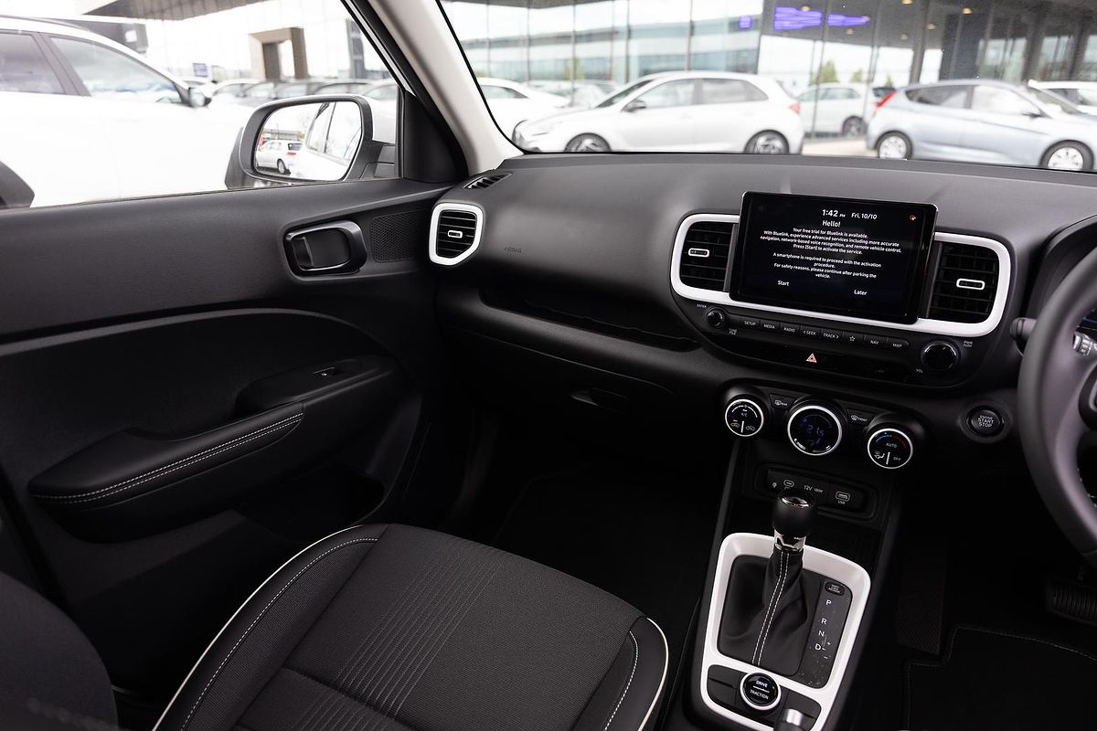 2025 Hyundai Venue Elite QX.V5