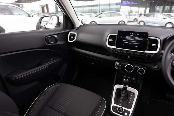 2025 Hyundai Venue Elite QX.V5