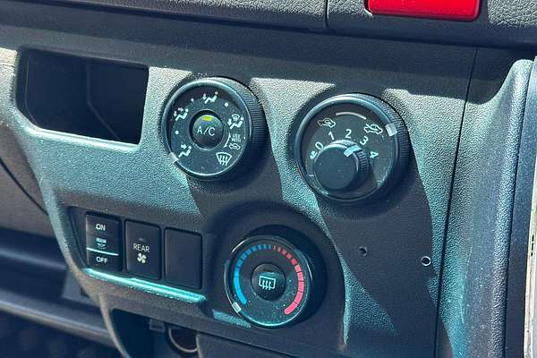 2018 Toyota Hiace Commuter KDH223R ELWB High Roof