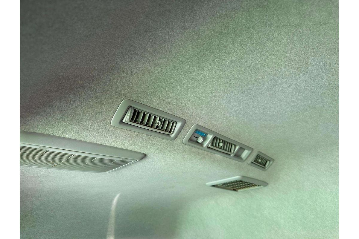 2018 Toyota Hiace Commuter KDH223R ELWB High Roof