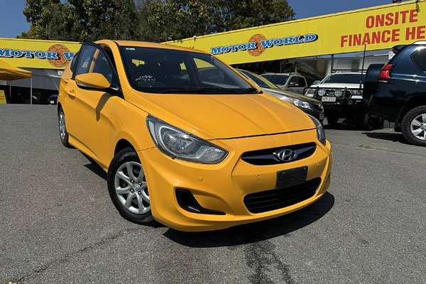 2013 Hyundai Accent Active RB