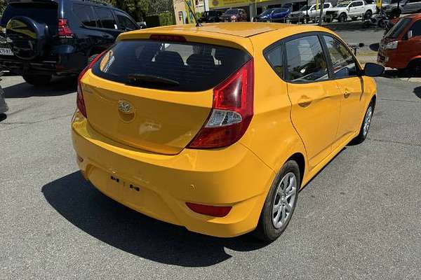2013 Hyundai Accent Active RB