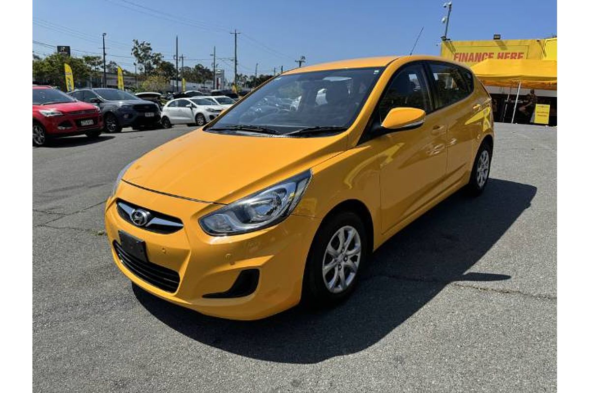 2013 Hyundai Accent Active RB