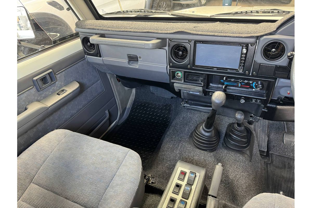 2002 Toyota Landcruiser RV HDJ79R 4X4