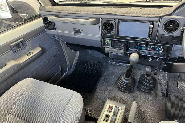 2002 Toyota Landcruiser RV HDJ79R 4X4