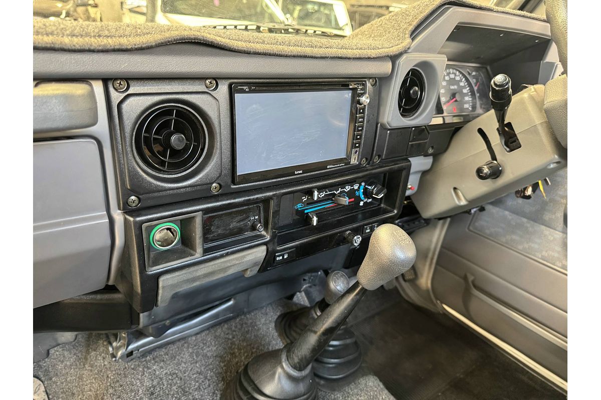 2002 Toyota Landcruiser RV HDJ79R 4X4
