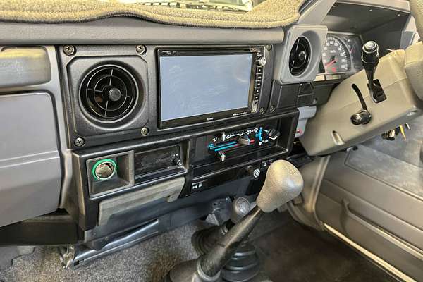 2002 Toyota Landcruiser RV HDJ79R 4X4