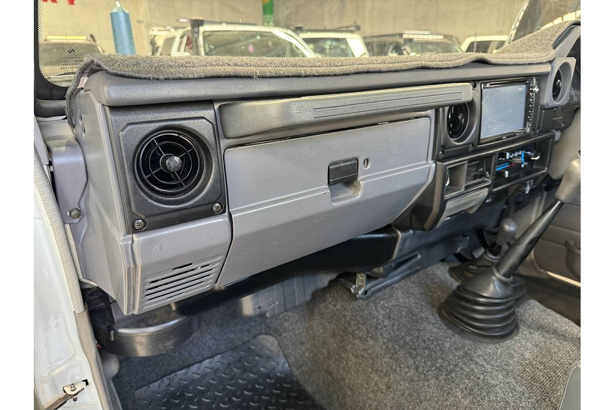 2002 Toyota Landcruiser RV HDJ79R 4X4