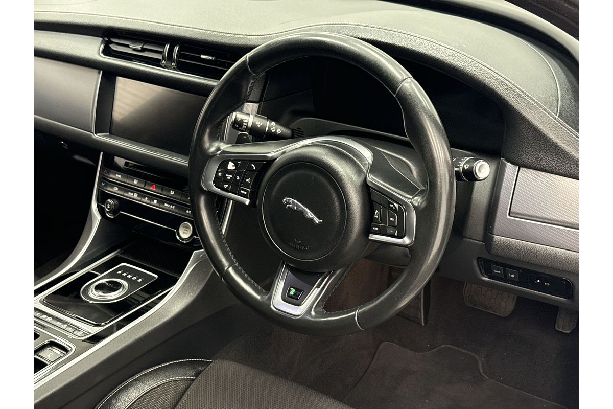 2017 Jaguar XF 25t R-Sport X260