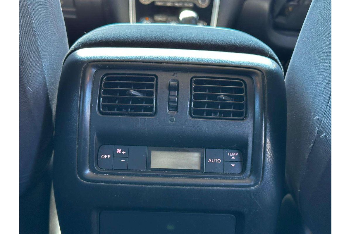 2014 Nissan Pathfinder ST R52