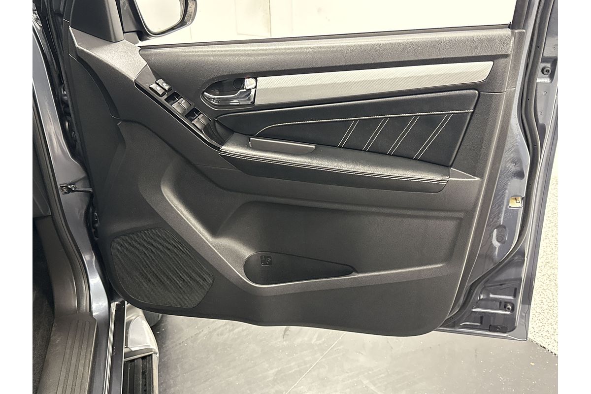 2018 Isuzu MU-X LS-T
