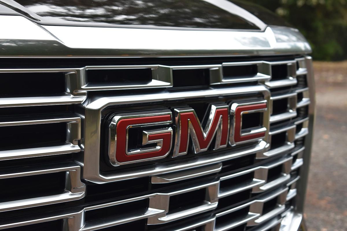 2025 GMC Yukon Denali T1