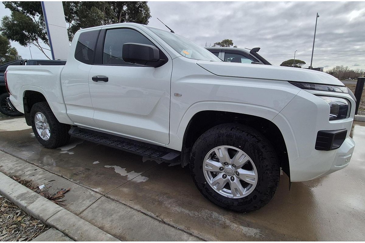 2024 Mitsubishi Triton GLX+ MV 4X4