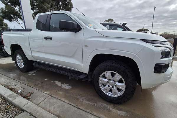 2024 Mitsubishi Triton GLX+ MV 4X4