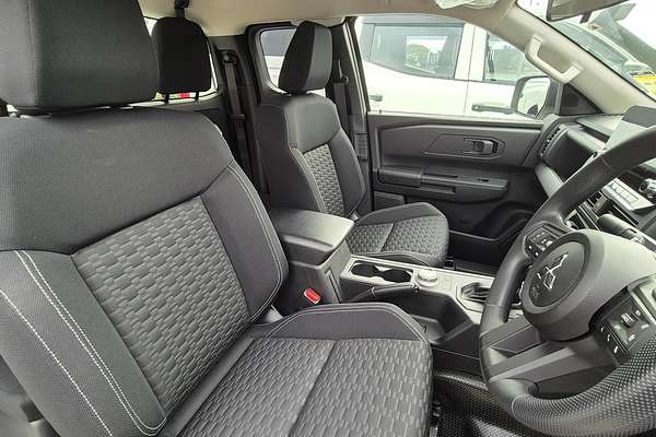 2024 Mitsubishi Triton GLX+ MV 4X4