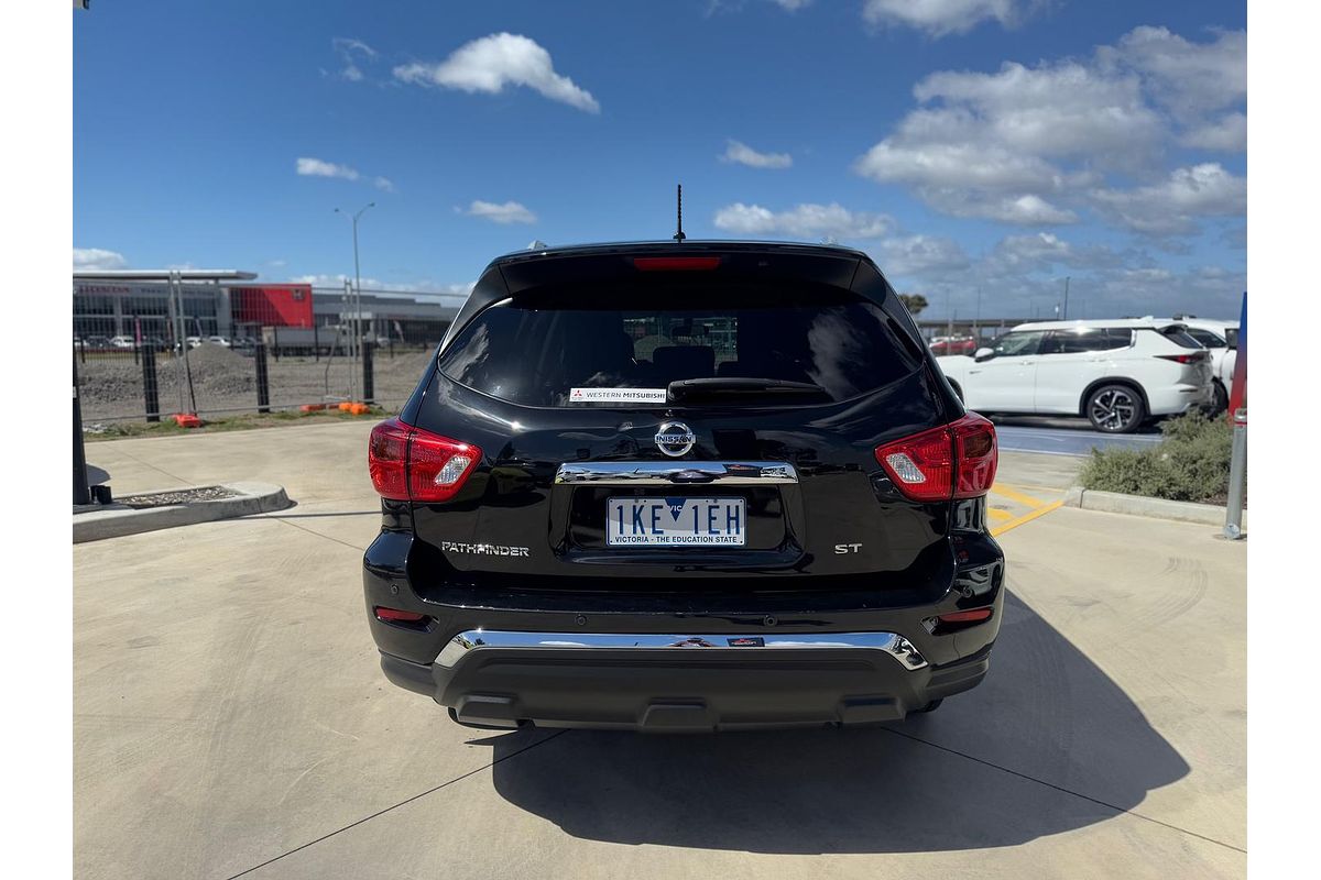 2017 Nissan Pathfinder ST R52 Series II