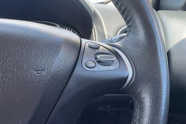 2017 Nissan Pathfinder ST R52 Series II