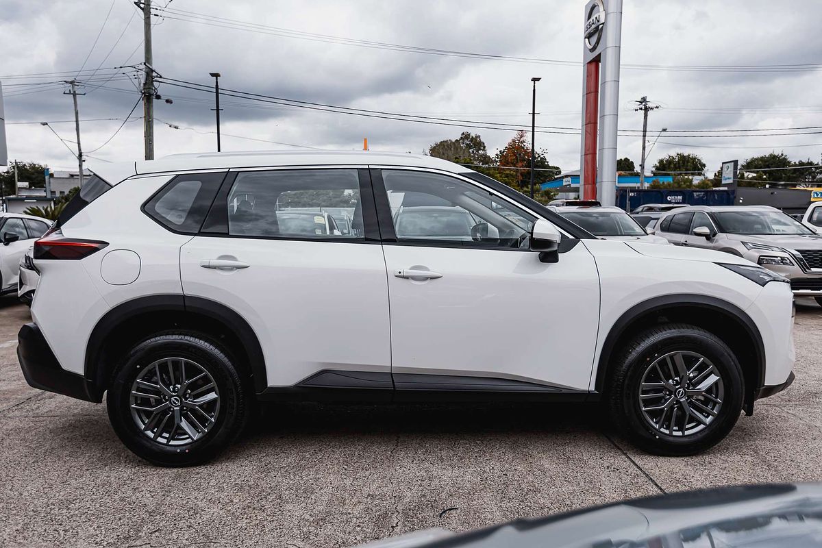 2025 Nissan X-TRAIL ST T33