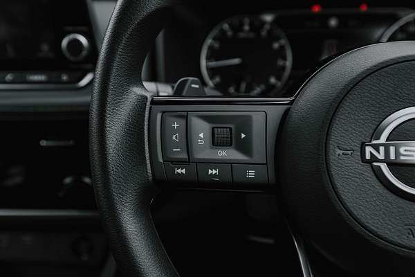 2025 Nissan X-TRAIL ST T33