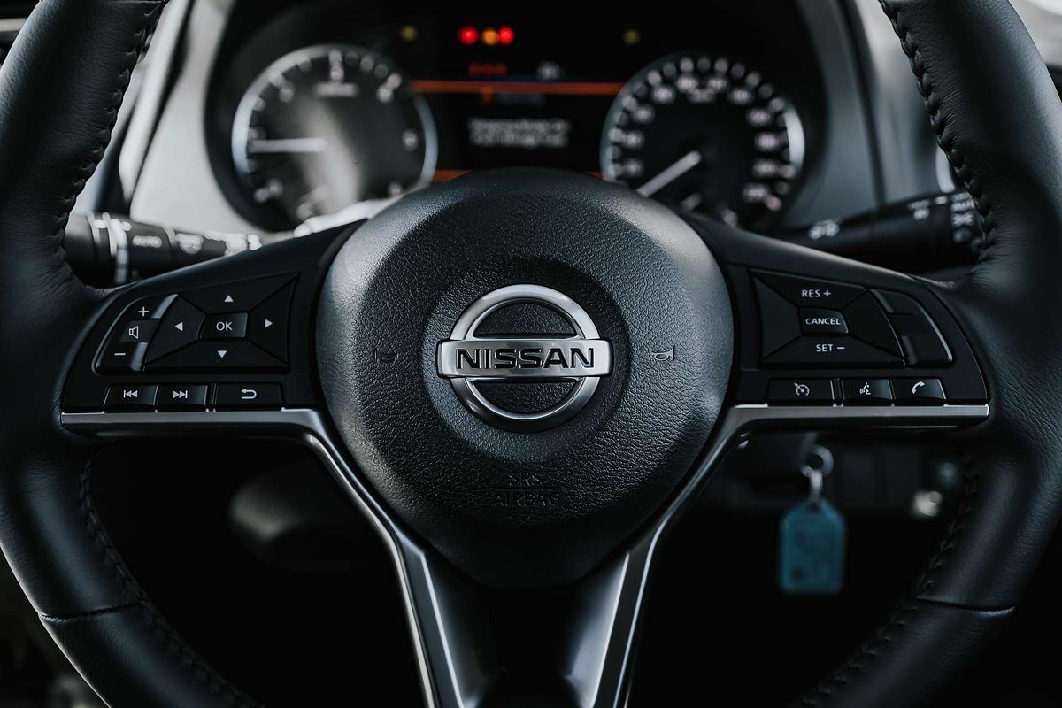 2025 Nissan Navara ST D23 4X4