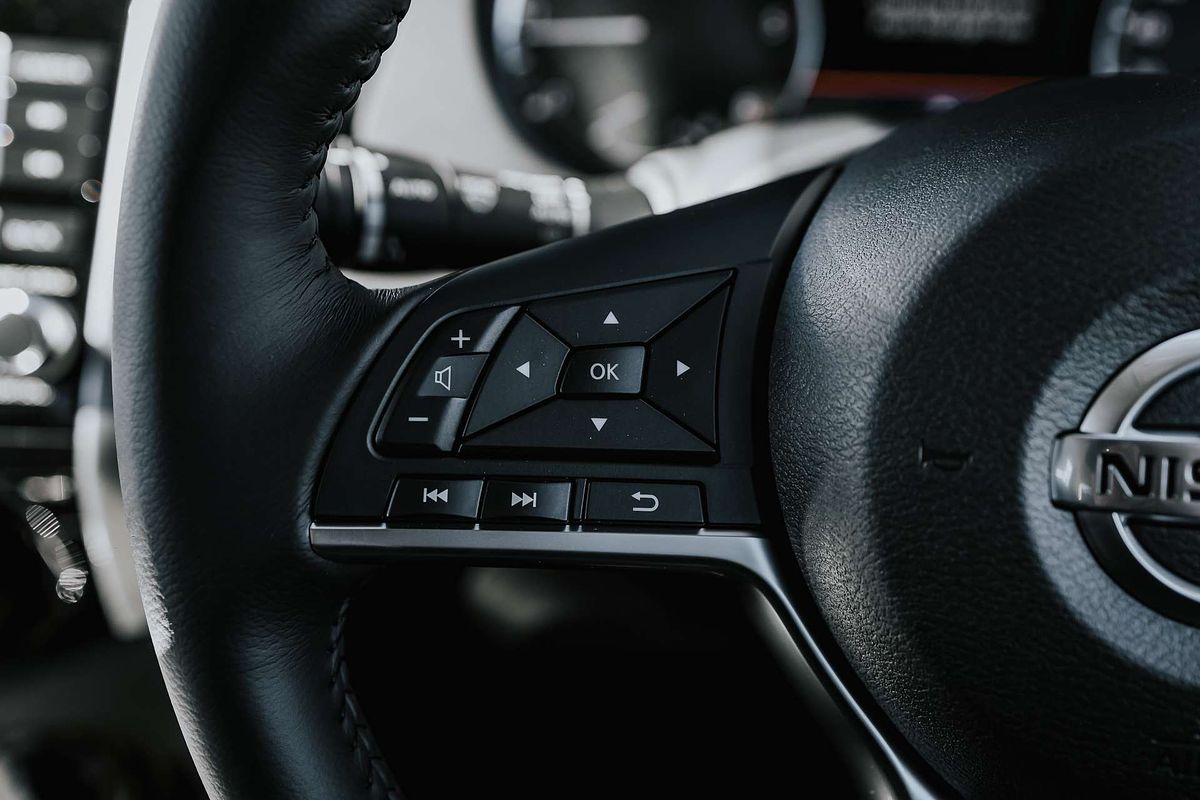 2025 Nissan Navara ST D23 4X4