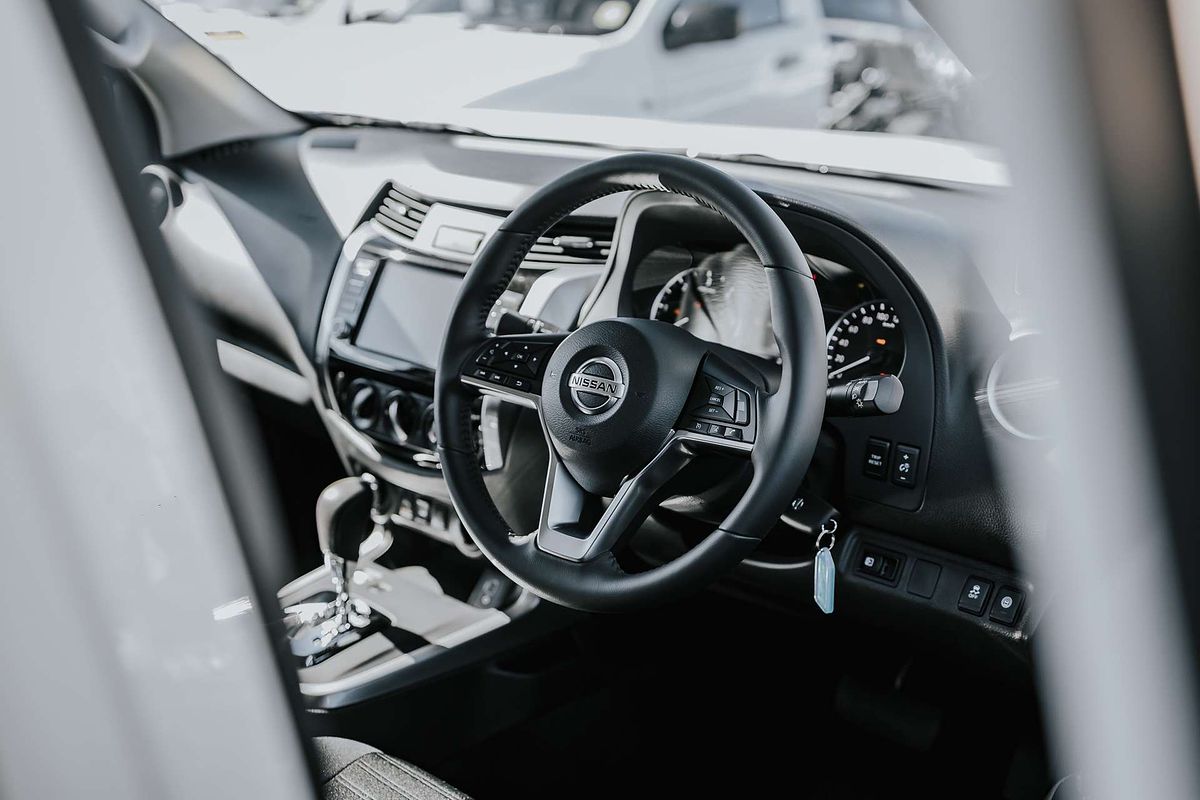 2025 Nissan Navara ST D23 4X4