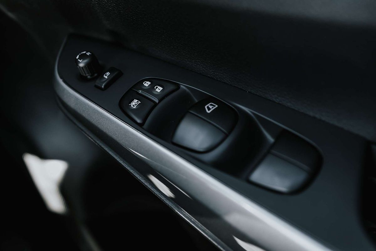 2025 Nissan Navara ST D23 4X4