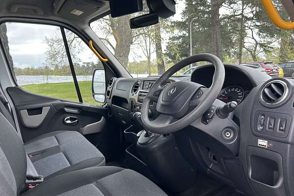 2018 Renault Master X62 LWB Mid Roof