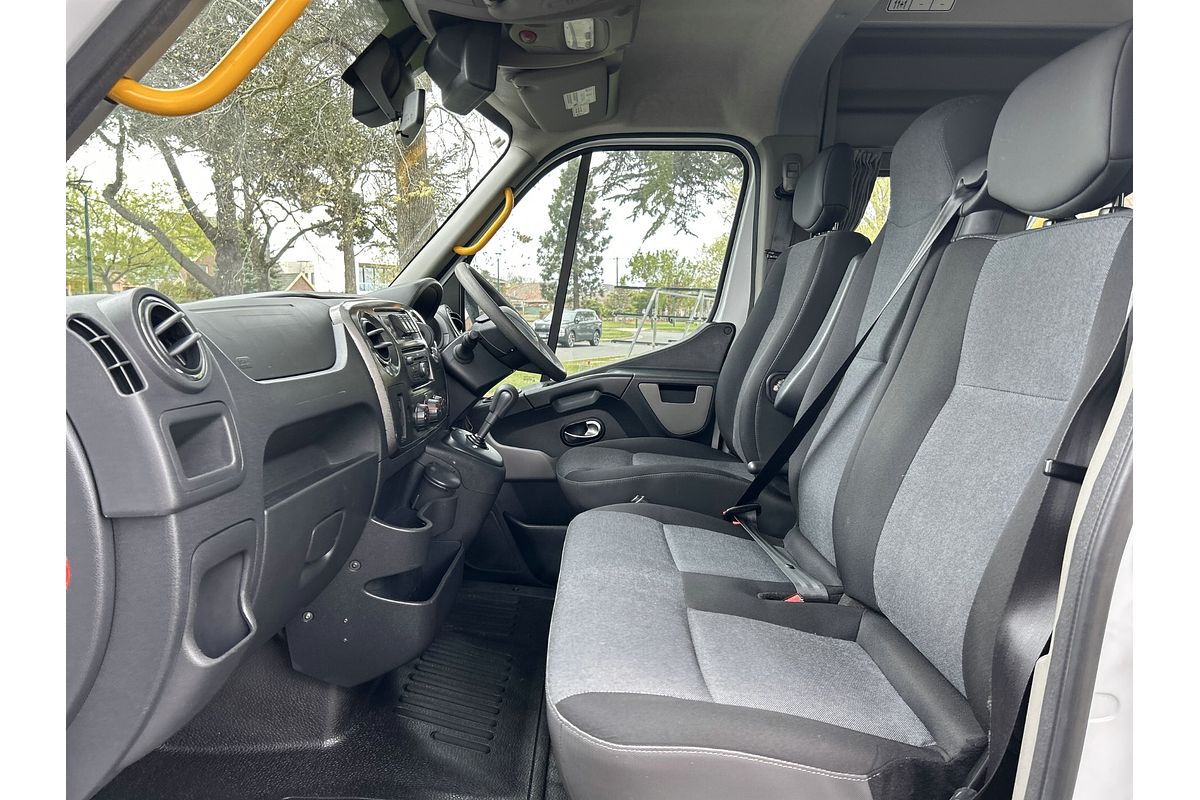 2018 Renault Master X62 LWB Mid Roof