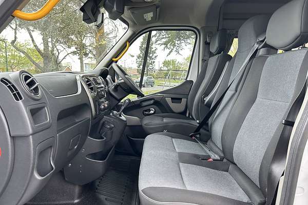 2018 Renault Master X62 LWB Mid Roof