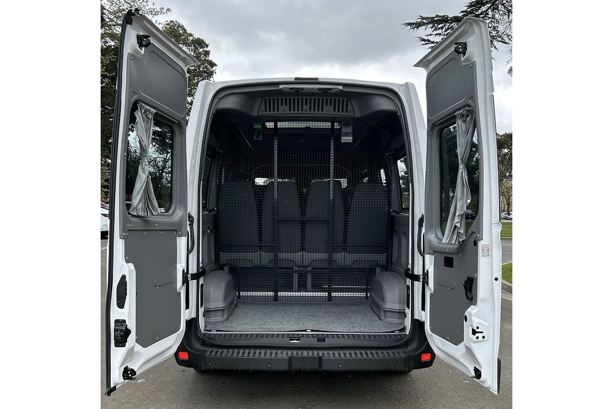2018 Renault Master X62 LWB Mid Roof
