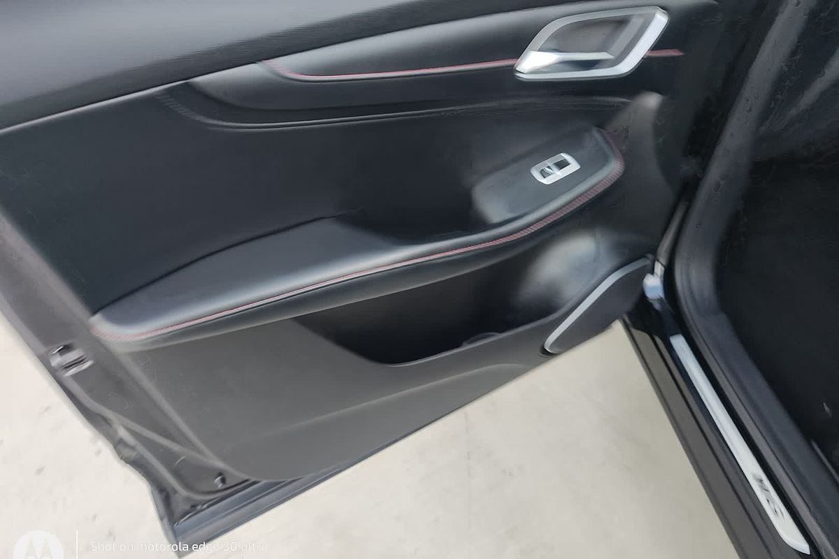 2022 MG HS Vibe SAS23