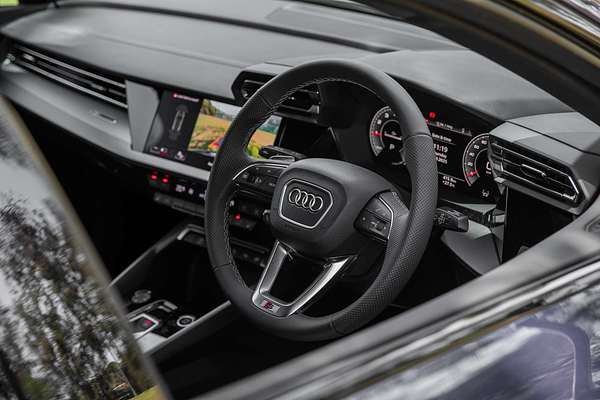 2025 Audi A3 35 TFSI S line GY