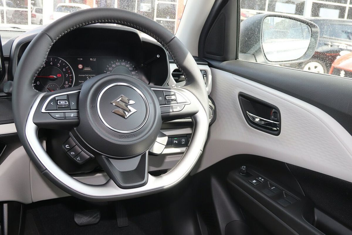 2025 Suzuki Swift Hybrid Plus UZ