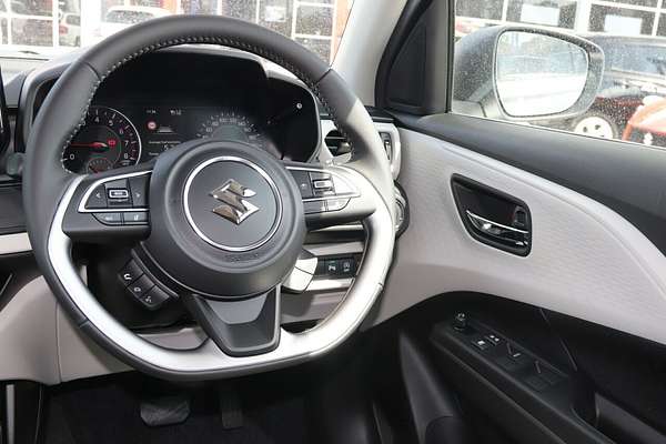 2025 Suzuki Swift Hybrid Plus UZ