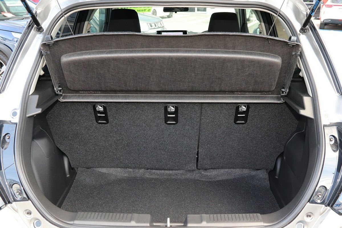 2025 Suzuki Swift Hybrid Plus UZ