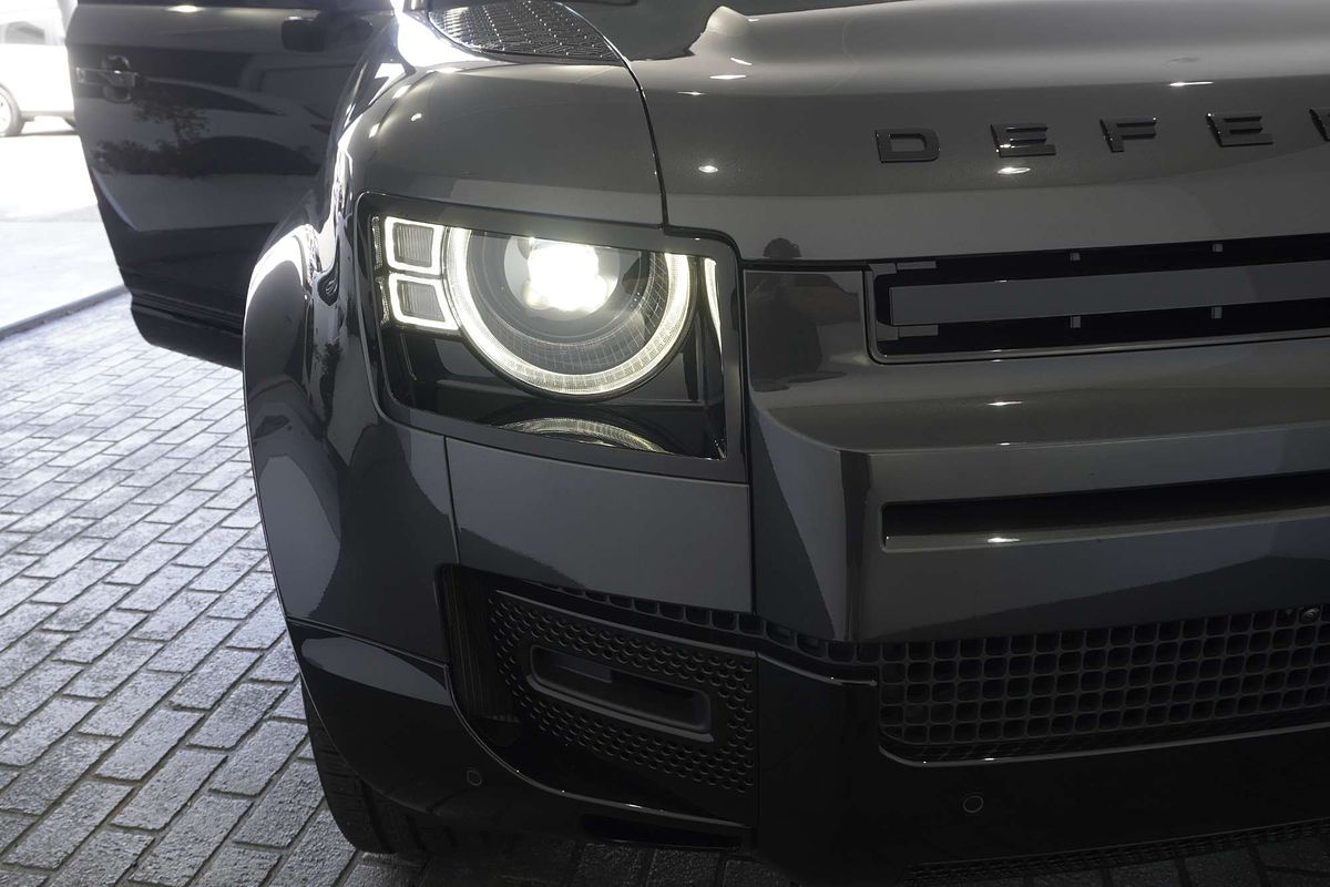 2024 Land Rover Defender 130 D350 X-Dynamic SE L663