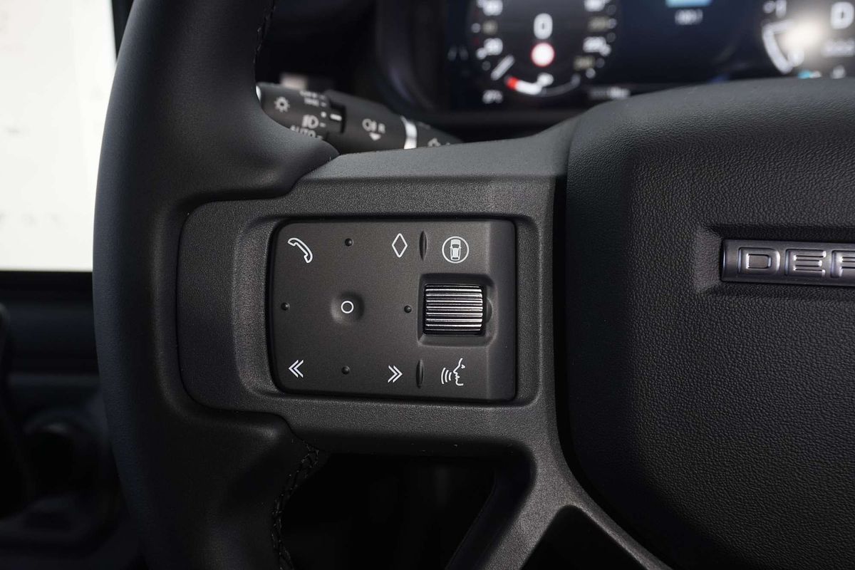 2024 Land Rover Defender 130 D350 X-Dynamic SE L663