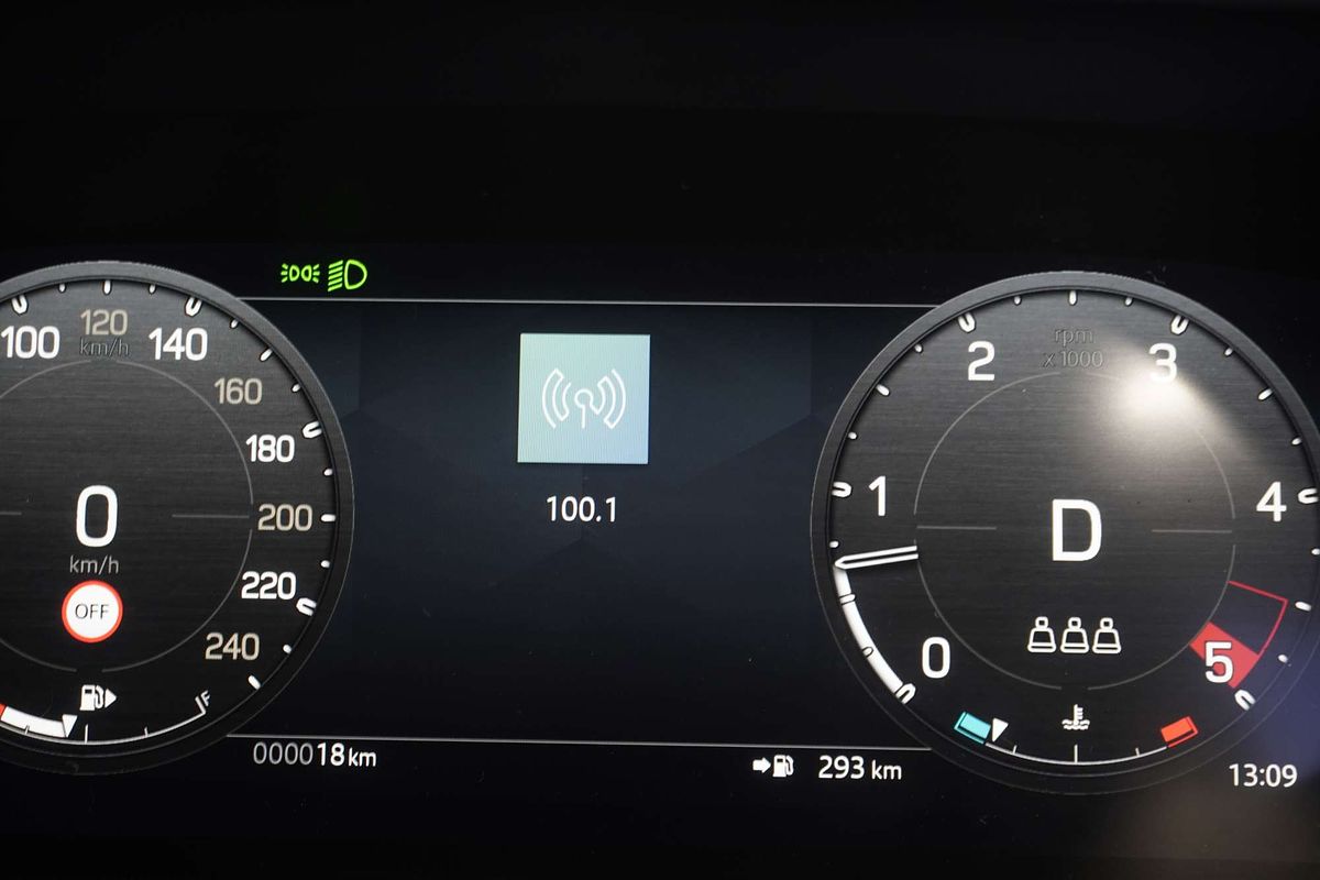 2024 Land Rover Defender 130 D350 X-Dynamic SE L663