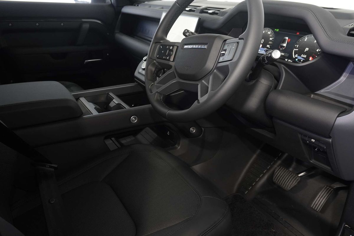 2024 Land Rover Defender 130 D350 X-Dynamic SE L663