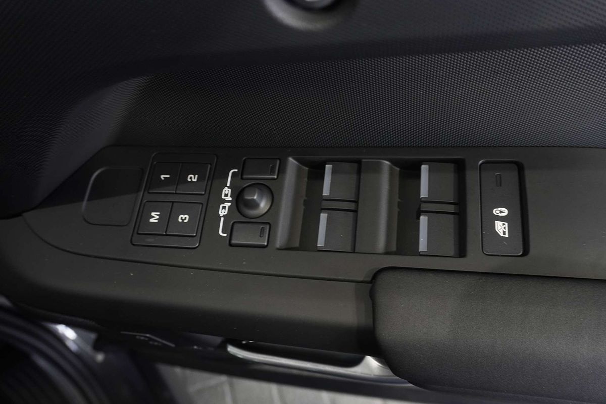 2024 Land Rover Defender 130 D350 X-Dynamic SE L663