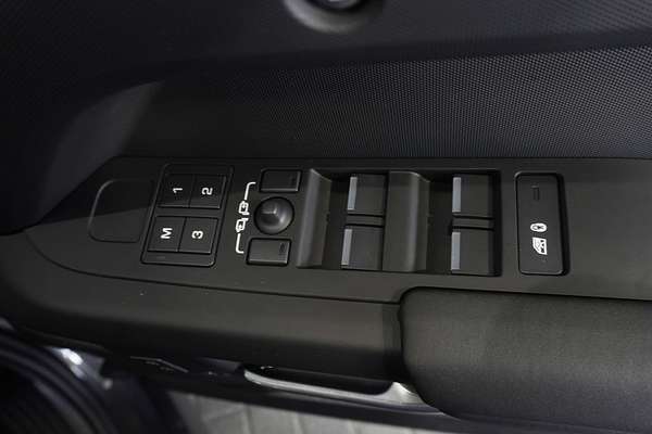 2024 Land Rover Defender 130 D350 X-Dynamic SE L663