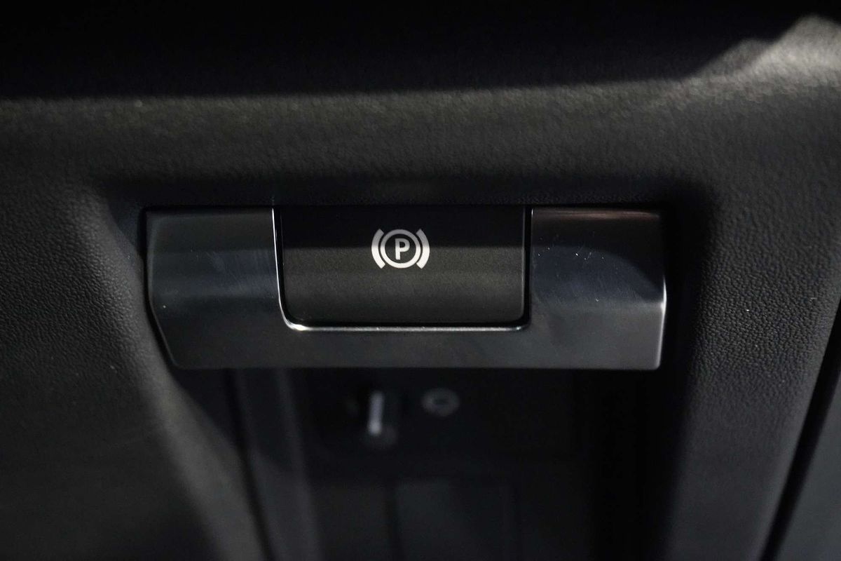 2024 Land Rover Defender 130 D350 X-Dynamic SE L663