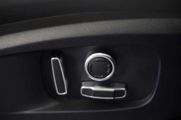 2024 Land Rover Defender 130 D350 X-Dynamic SE L663