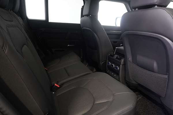 2024 Land Rover Defender 130 D350 X-Dynamic SE L663